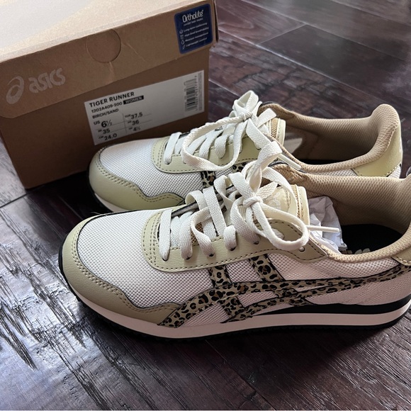 ASICS Tiger Runner Leopard Print - Picture 6 of 6